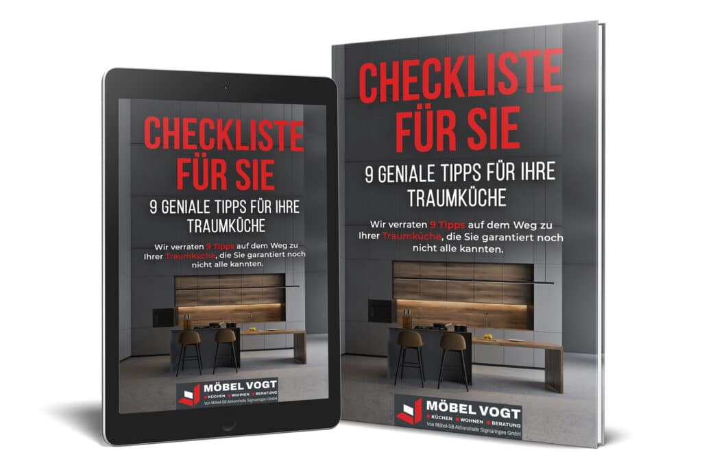 Ein Tablet und ein Buch mit einem Cover-Design mit stylischer Küche. Beide tragen den Text „Checkliste für Sie: 9 geniale Tipps für Ihre Traumküche“ von Möbel Vogt. Der Hintergrund zeigt eine moderne Küche mit eleganten Schränken und einer Holzarbeitsplatte, perfekt für jedes Küchenstudio.