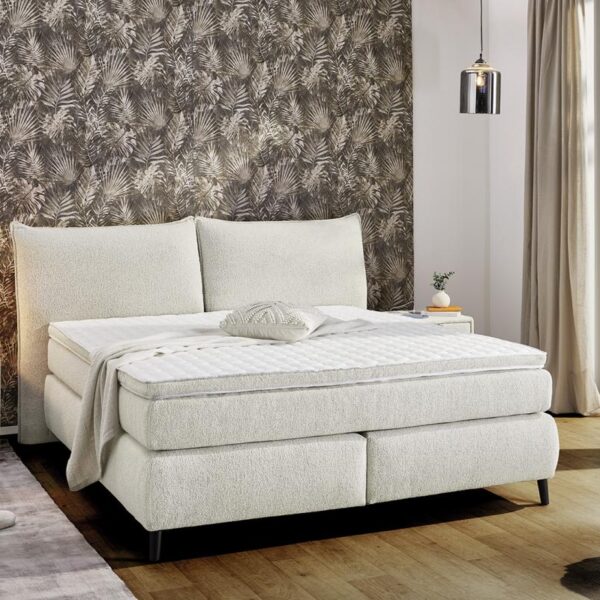 Liegefläche 180x200cm, Grundlage Box mit Bonell-Federkernpolsterung, darauf liegt je eine 7-Zonen Tonnen-Taschenfederkern-Matratzen H3 und H4 im Tandembezug , Abschluss ist ein 6cm Kaltschaumtopper, Dessin 432/07 Flachgewebe beige - 100% Polyester, Topperbezug 30° waschbar, Füße Metall schwarz, BHT 210/113/230cm, Liegehöhe ca. 66cm, max. Belastbarkeit 120/140kg Hinweis Maßangaben Alle genannten Maßangaben sind Circa-Maße