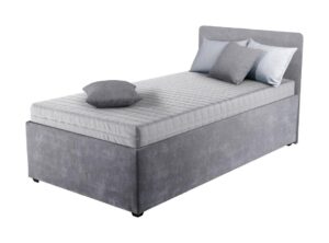 in Stoff 6041, Liegefläche 100x200cm, 18cm Komfortschaummatratze in Doppeltuchbezug, Bettkasten, Kopfteil in Möbelstoff, Kopfteilhöhe ca. 100cm, Sitzhöhe ca. 59cmHinweis Maßangaben
Alle genannten Maßangaben sind Circa-Maße